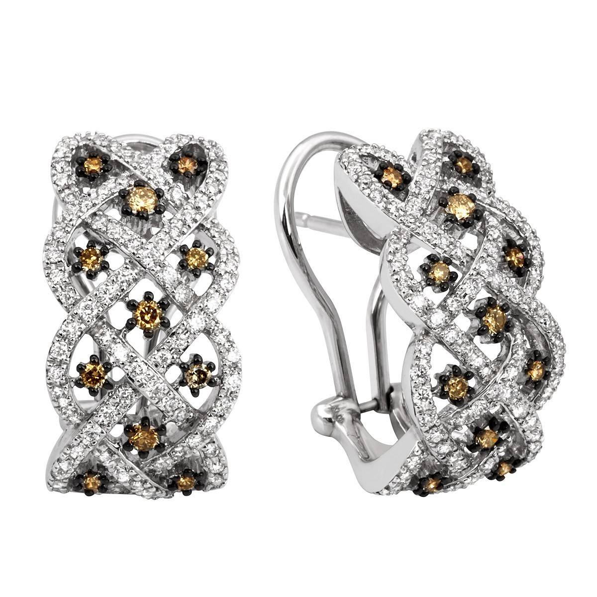 Cерьги из белого золота с белыми и коньячными бриллиантами (003007)