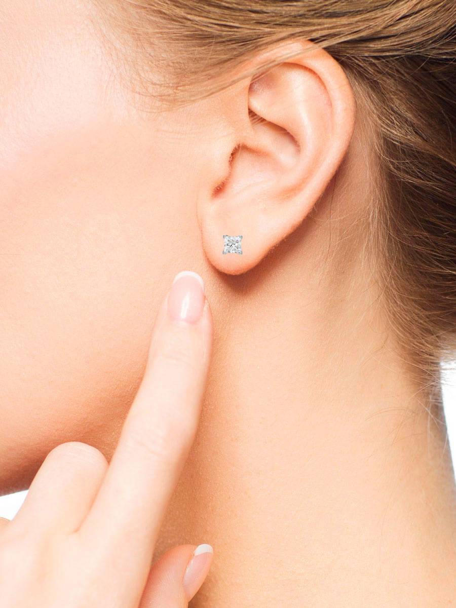 Серьги пусеты из платины с бриллиантами (049584)