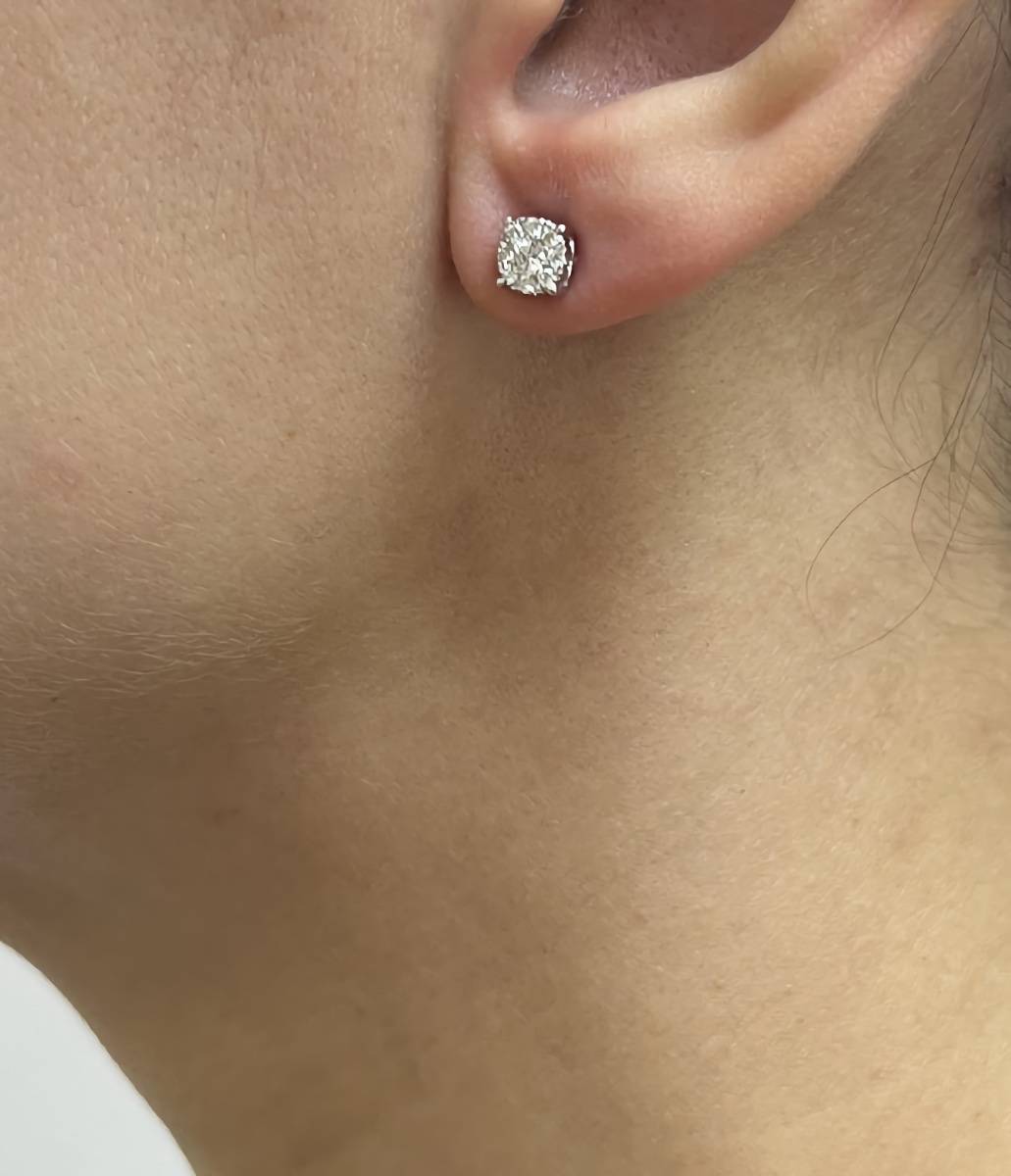 Серьги пусеты из белого золота с бриллиантами (051578)