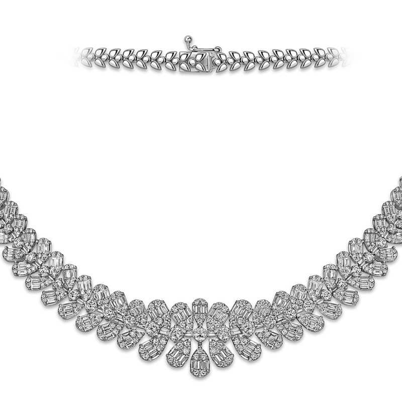 Колье из белого золота с бриллиантами (050738)