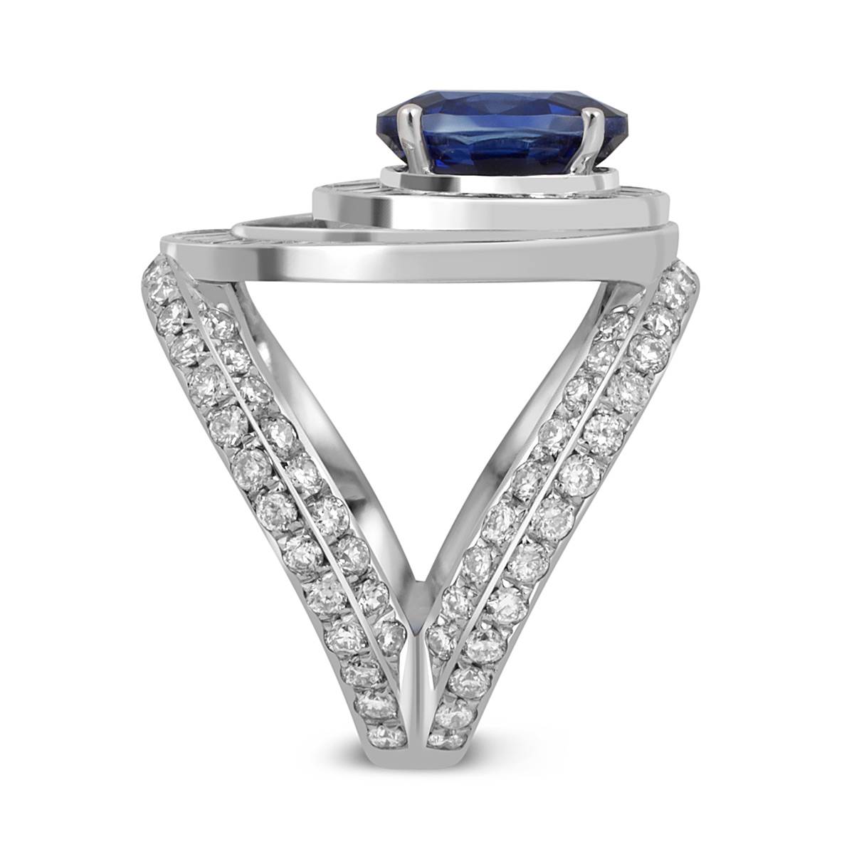 Кольцо из белого золота 750 пробы с бриллиантами и сапфиром (046828)