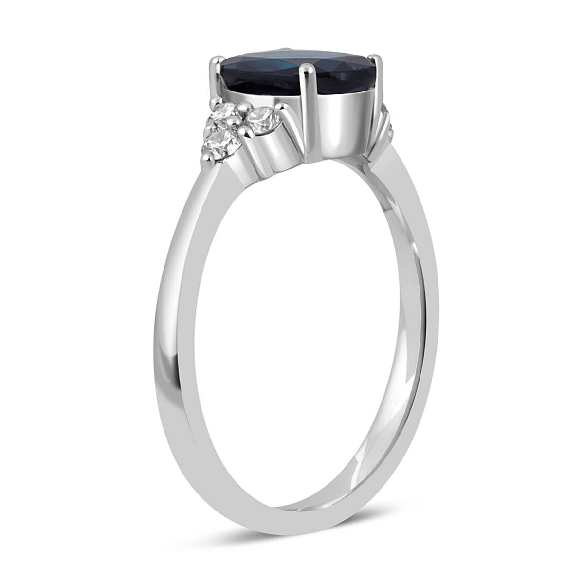 Кольцо из белого золота с бриллиантами и сапфиром (044368)