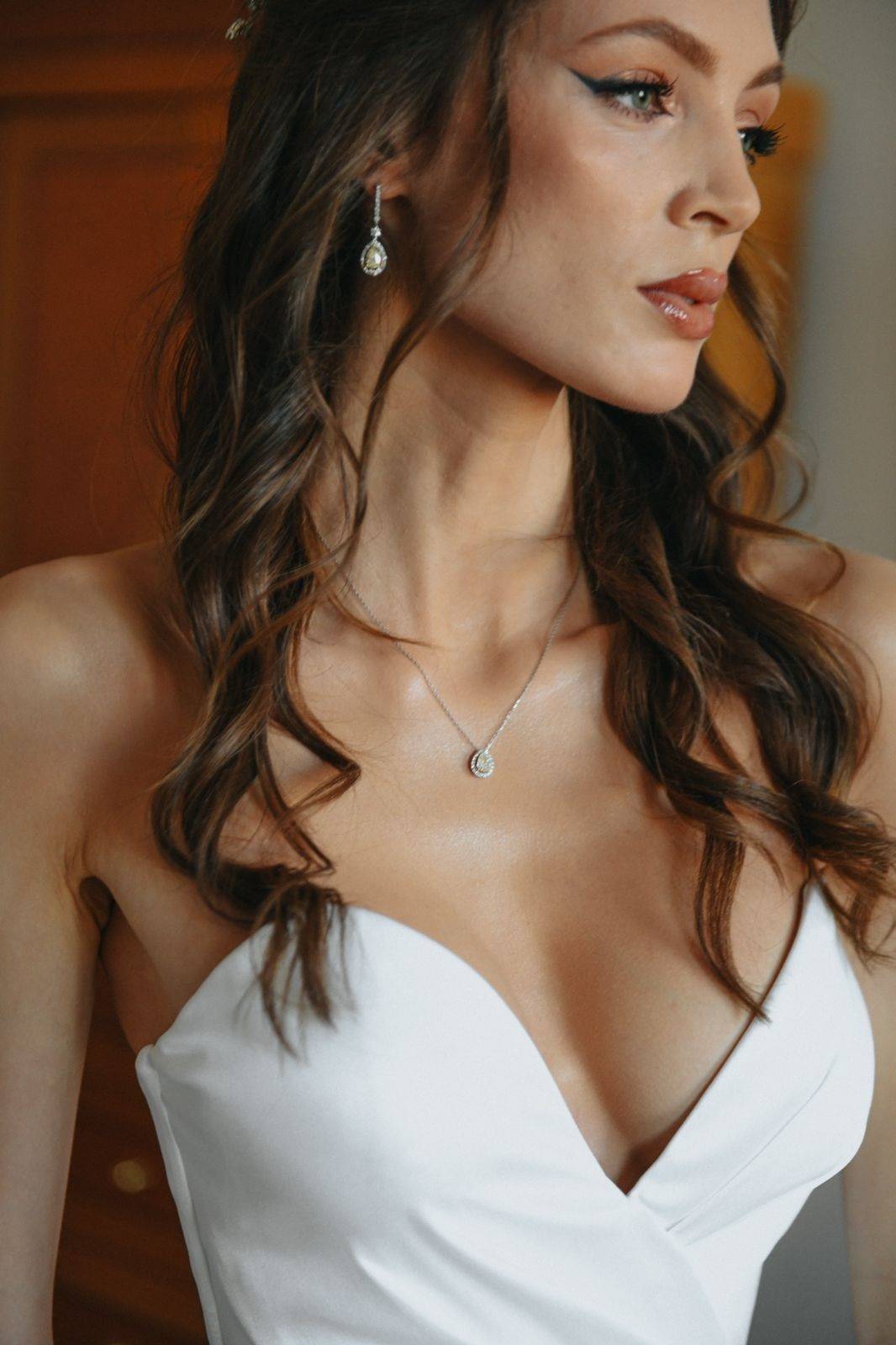 Серьги из белого золота с бриллиантами (052377)