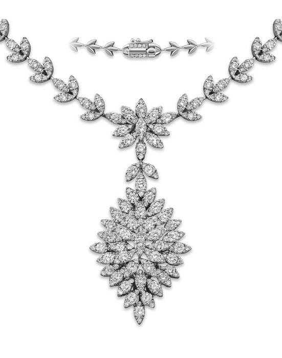 Колье из белого золота с бриллиантами (028631)