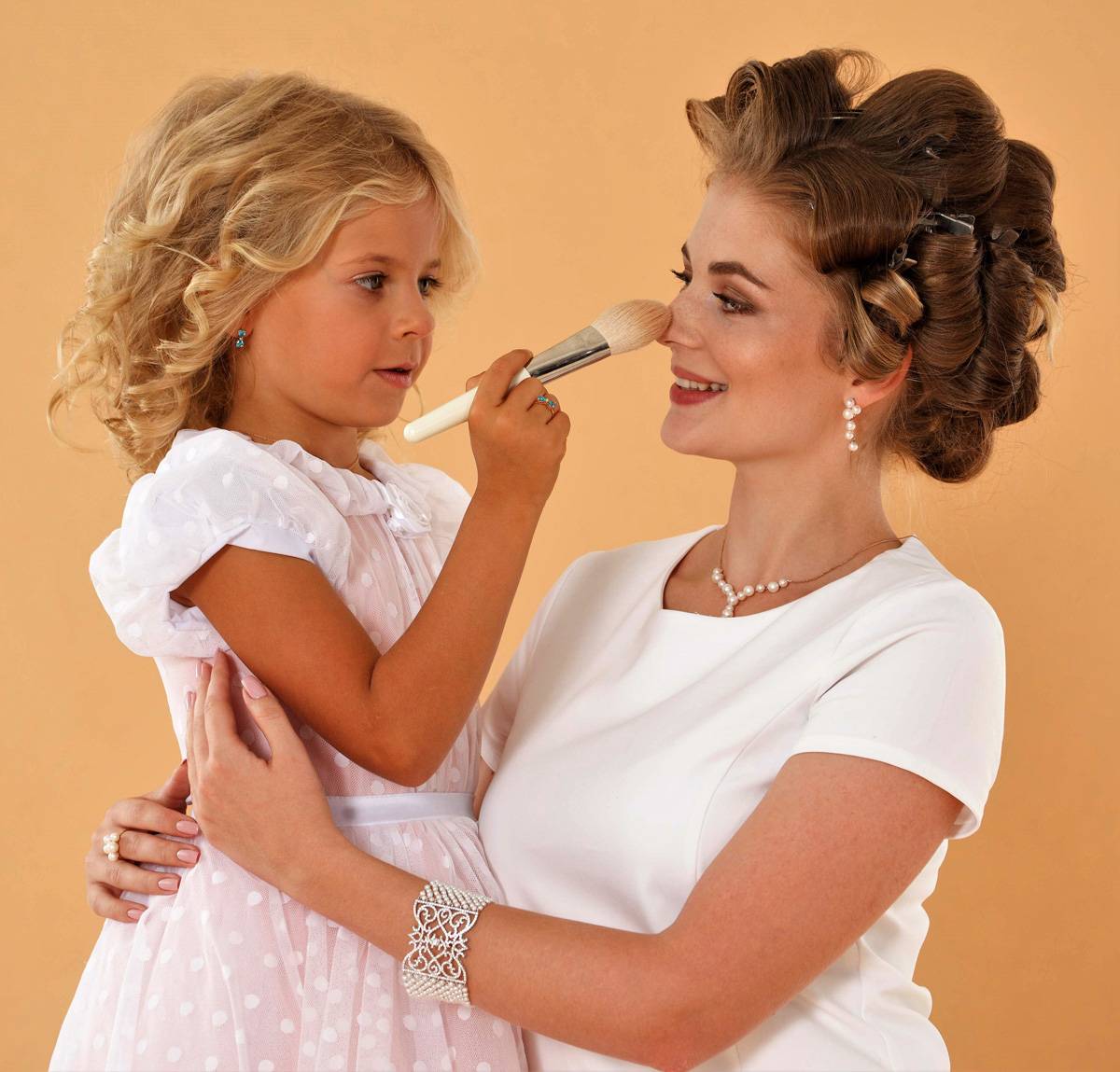 Колье из красного золота с жемчугом (042225)